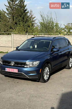 Позашляховик / Кросовер Volkswagen Tiguan Allspace 2018 в 