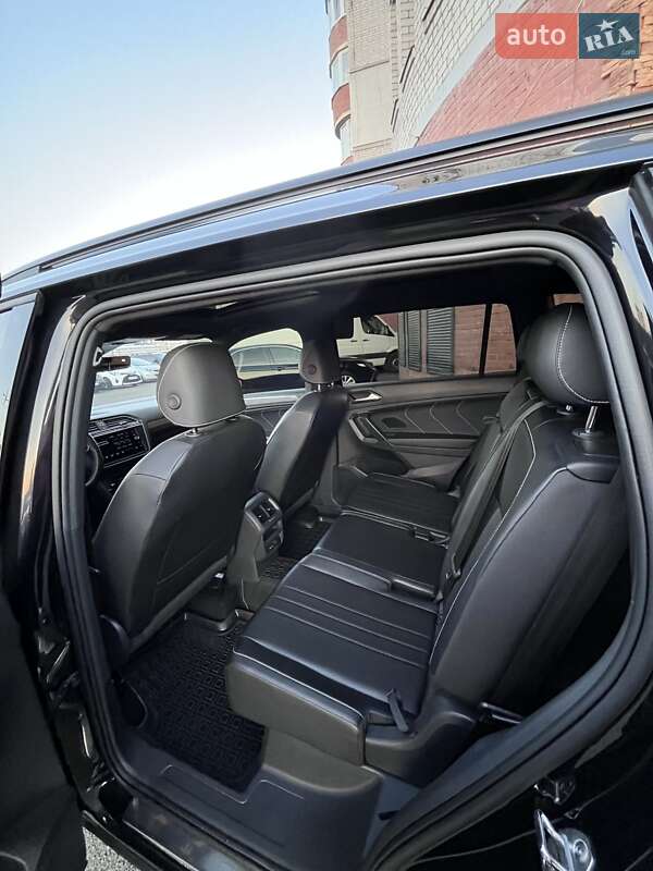 Внедорожник / Кроссовер Volkswagen Tiguan Allspace 2023 в Киеве