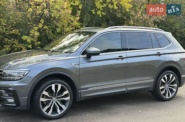 Внедорожник / Кроссовер Volkswagen Tiguan Allspace 2020 в 
