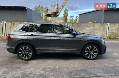 Внедорожник / Кроссовер Volkswagen Tiguan Allspace 2020 в 
