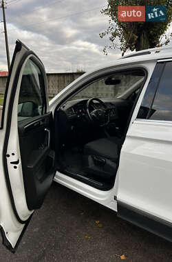 Внедорожник / Кроссовер Volkswagen Tiguan Allspace 2019 в 