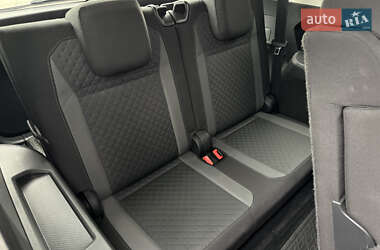 Внедорожник / Кроссовер Volkswagen Tiguan Allspace 2018 в 
