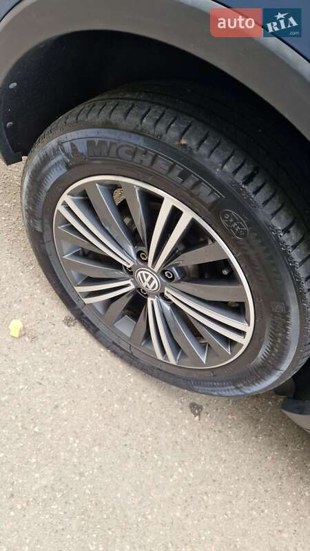Внедорожник / Кроссовер Volkswagen Tiguan Allspace 2018 в Николаеве фото 8 Внедорожник / Кроссовер Volkswagen Tiguan Allspace 2018 в Николаеве