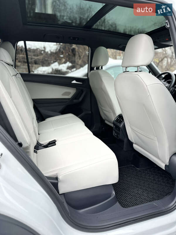 Внедорожник / Кроссовер Volkswagen Tiguan Allspace 2021 в Львове