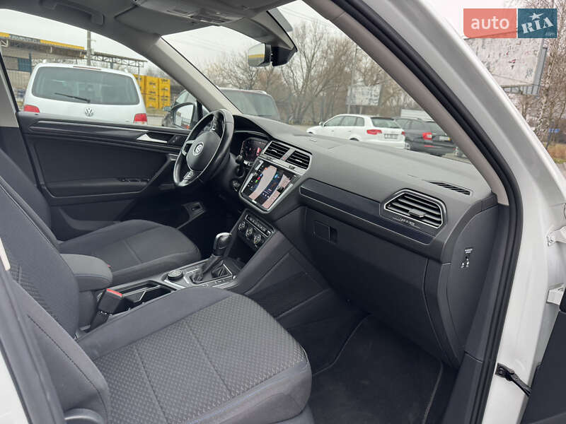 Внедорожник / Кроссовер Volkswagen Tiguan Allspace 2020 в Староконстантинове