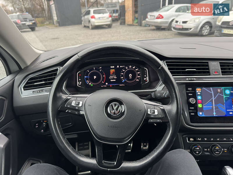 Внедорожник / Кроссовер Volkswagen Tiguan Allspace 2020 в Староконстантинове