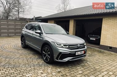 Позашляховик / Кросовер Volkswagen Tiguan Allspace 2022 в Південному