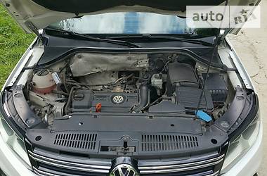 Позашляховик / Кросовер Volkswagen Tiguan 2012 в 