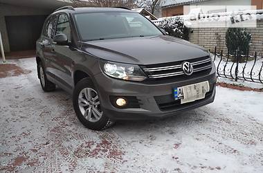 Внедорожник / Кроссовер Volkswagen Tiguan 2016 в Виннице