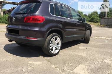 Позашляховик / Кросовер Volkswagen Tiguan 2016 в 
