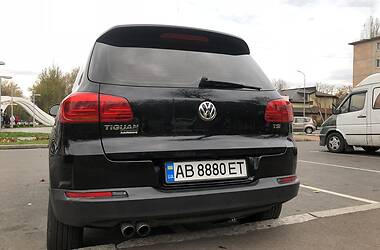 Позашляховик / Кросовер Volkswagen Tiguan 2015 в 