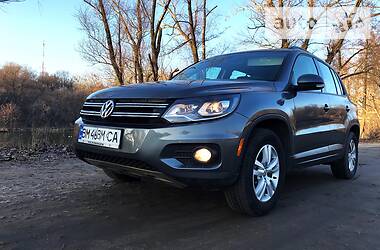 Внедорожник / Кроссовер Volkswagen Tiguan 2016 в Сумах