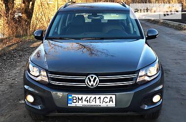 Внедорожник / Кроссовер Volkswagen Tiguan 2016 в Сумах