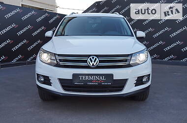 Позашляховик / Кросовер Volkswagen Tiguan 2013 в 
