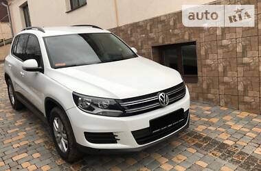 Позашляховик / Кросовер Volkswagen Tiguan 2016 в Києві