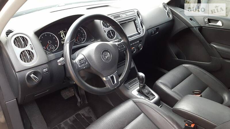 Позашляховик / Кросовер Volkswagen Tiguan 2014 в Старобільську