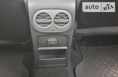 Позашляховик / Кросовер Volkswagen Tiguan 2017 в 
