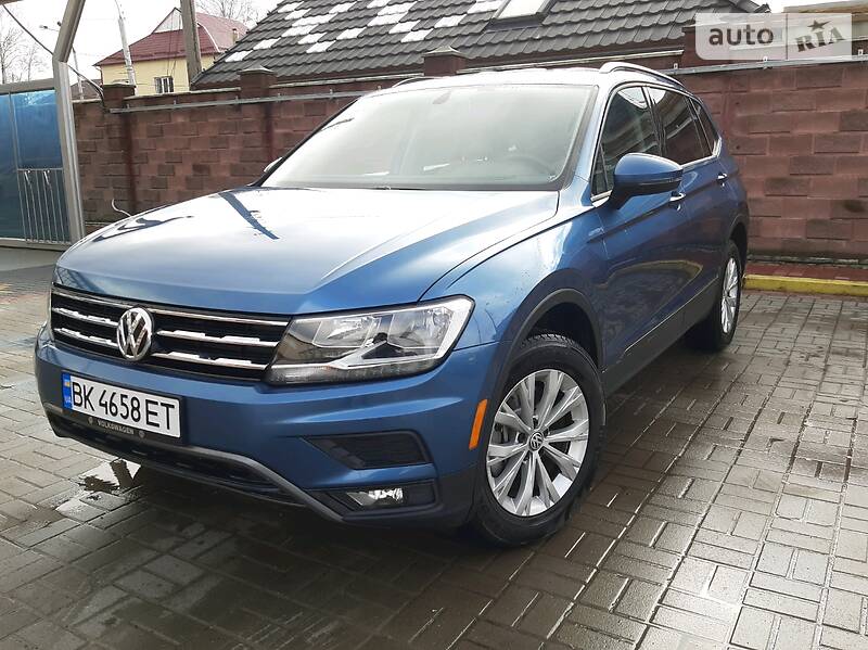 Позашляховик / Кросовер Volkswagen Tiguan 2017 в 