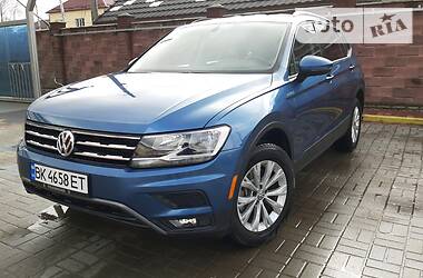 Позашляховик / Кросовер Volkswagen Tiguan 2017 в 