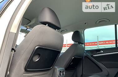 Позашляховик / Кросовер Volkswagen Tiguan 2011 в 