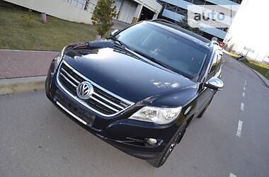 Позашляховик / Кросовер Volkswagen Tiguan 2010 в 