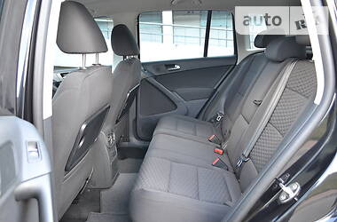 Позашляховик / Кросовер Volkswagen Tiguan 2010 в 