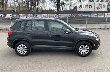 Позашляховик / Кросовер Volkswagen Tiguan 2011 в 