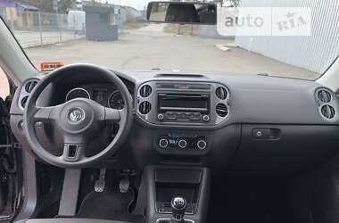 Позашляховик / Кросовер Volkswagen Tiguan 2011 в 