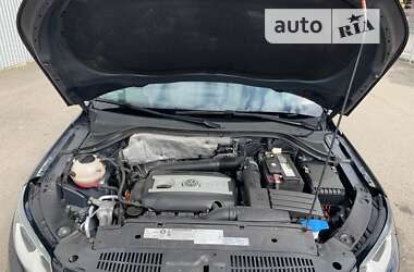 Позашляховик / Кросовер Volkswagen Tiguan 2011 в 