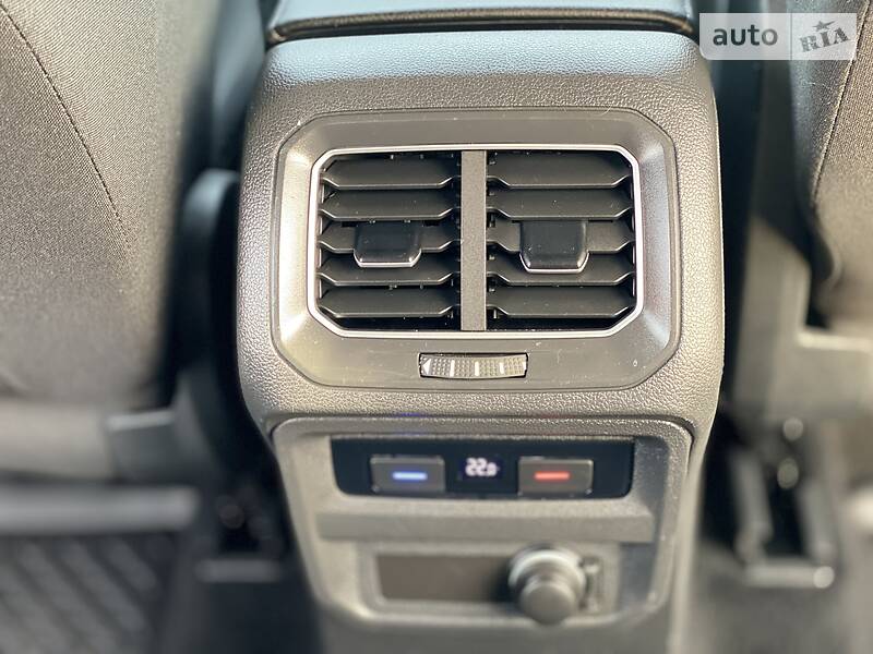 Позашляховик / Кросовер Volkswagen Tiguan 2016 в Рівному