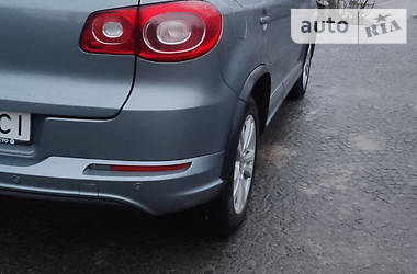 Позашляховик / Кросовер Volkswagen Tiguan 2010 в 