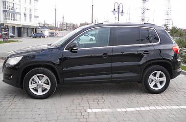 Внедорожник / Кроссовер Volkswagen Tiguan 2009 в 