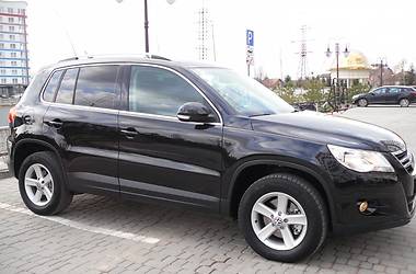 Внедорожник / Кроссовер Volkswagen Tiguan 2009 в 
