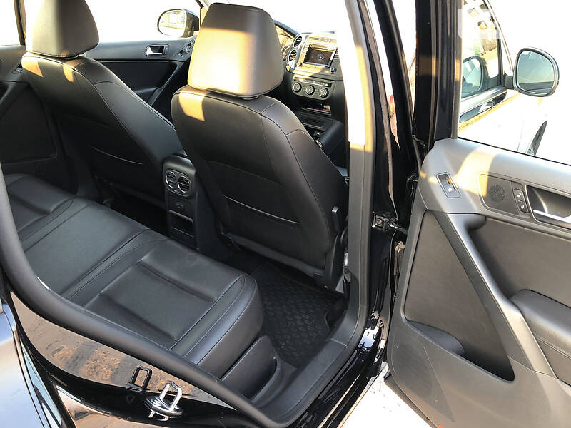 Позашляховик / Кросовер Volkswagen Tiguan 2016 в Києві