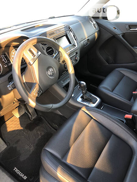 Позашляховик / Кросовер Volkswagen Tiguan 2016 в Києві