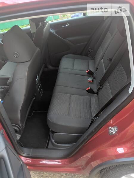 Внедорожник / Кроссовер Volkswagen Tiguan 2012 в Херсоне