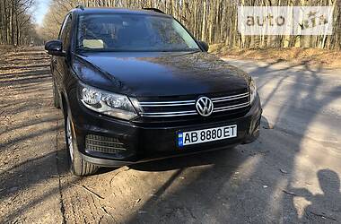 Позашляховик / Кросовер Volkswagen Tiguan 2015 в 