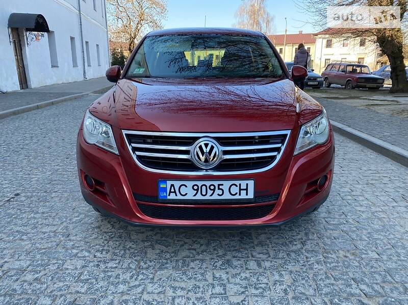 Позашляховик / Кросовер Volkswagen Tiguan 2011 в 