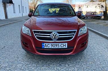 Позашляховик / Кросовер Volkswagen Tiguan 2011 в 