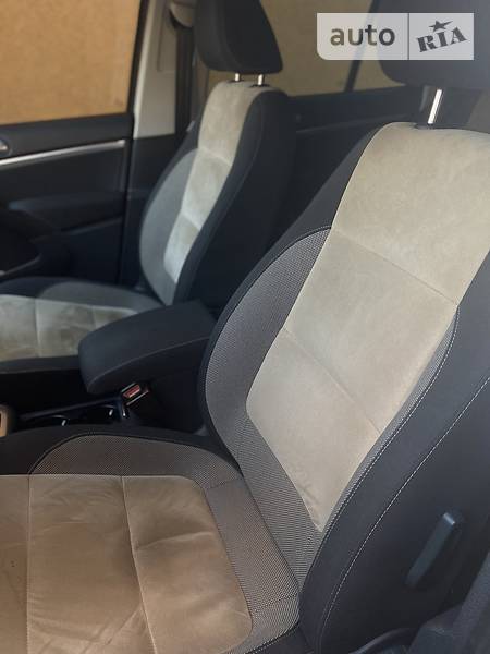 Позашляховик / Кросовер Volkswagen Tiguan 2013 в Мукачевому