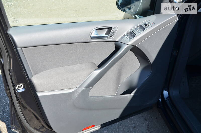 Позашляховик / Кросовер Volkswagen Tiguan 2017 в Києві