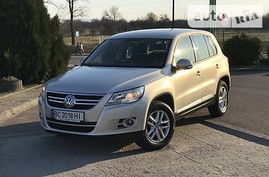 Внедорожник / Кроссовер Volkswagen Tiguan 2010 в Дрогобыче