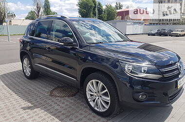 Позашляховик / Кросовер Volkswagen Tiguan 2013 в 