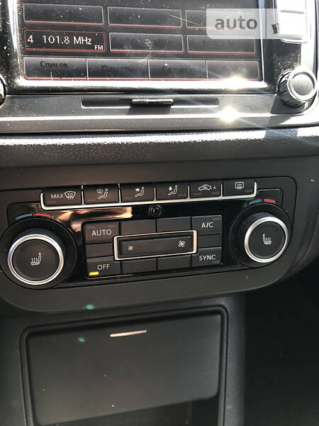 Внедорожник / Кроссовер Volkswagen Tiguan 2012 в Одессе