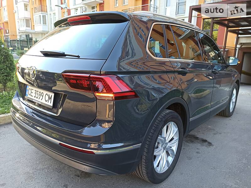 Позашляховик / Кросовер Volkswagen Tiguan 2016 в Чернівцях