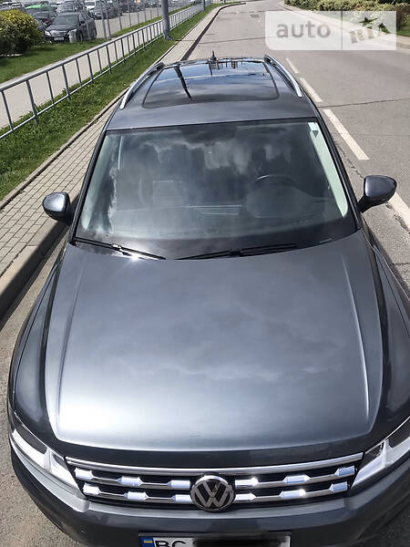 Позашляховик / Кросовер Volkswagen Tiguan 2017 в Львові