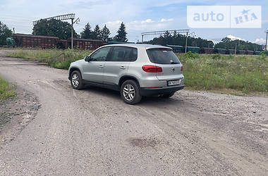 Позашляховик / Кросовер Volkswagen Tiguan 2012 в 