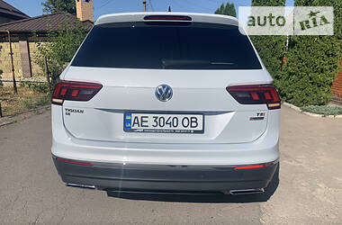 Позашляховик / Кросовер Volkswagen Tiguan 2018 в 