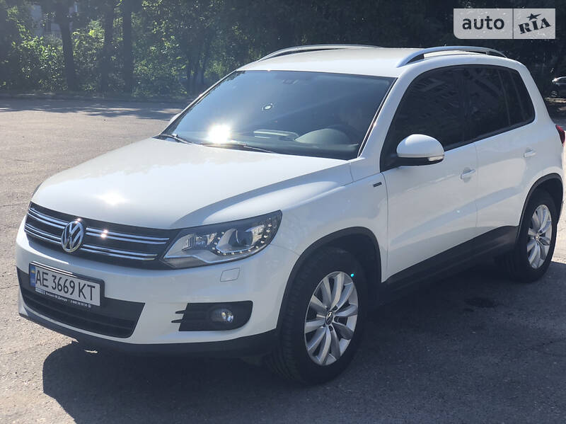 Позашляховик / Кросовер Volkswagen Tiguan 2016 в Дніпрі
