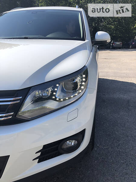 Позашляховик / Кросовер Volkswagen Tiguan 2016 в Дніпрі
